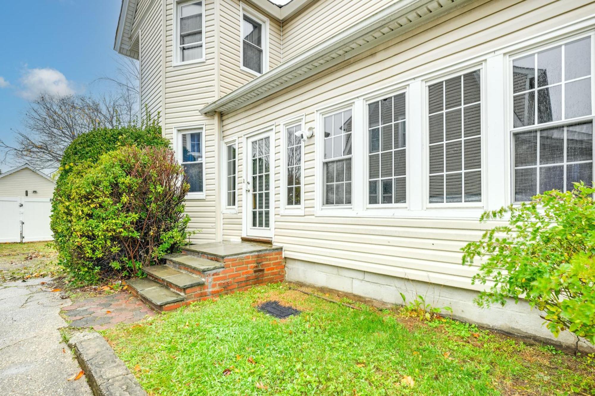 Charming Long Island Home With Fenced Yard! فريبورت المظهر الخارجي الصورة